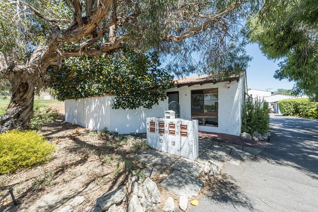 11/10 Golf View Street, Yokine, WA 6060