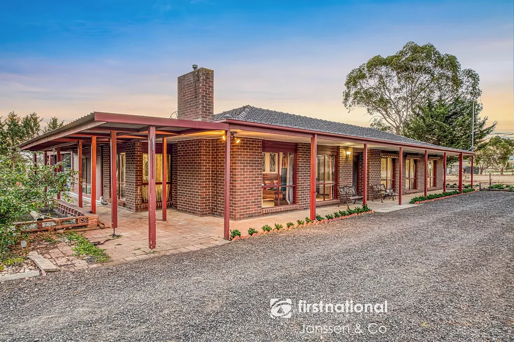 Kyneton 4ห้องนอน Savour the Sweet Life and Endless Potential at Andrews Estate