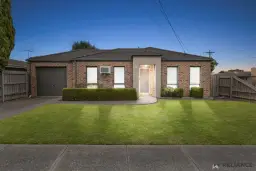 1/2 Arawata Parade, Melton