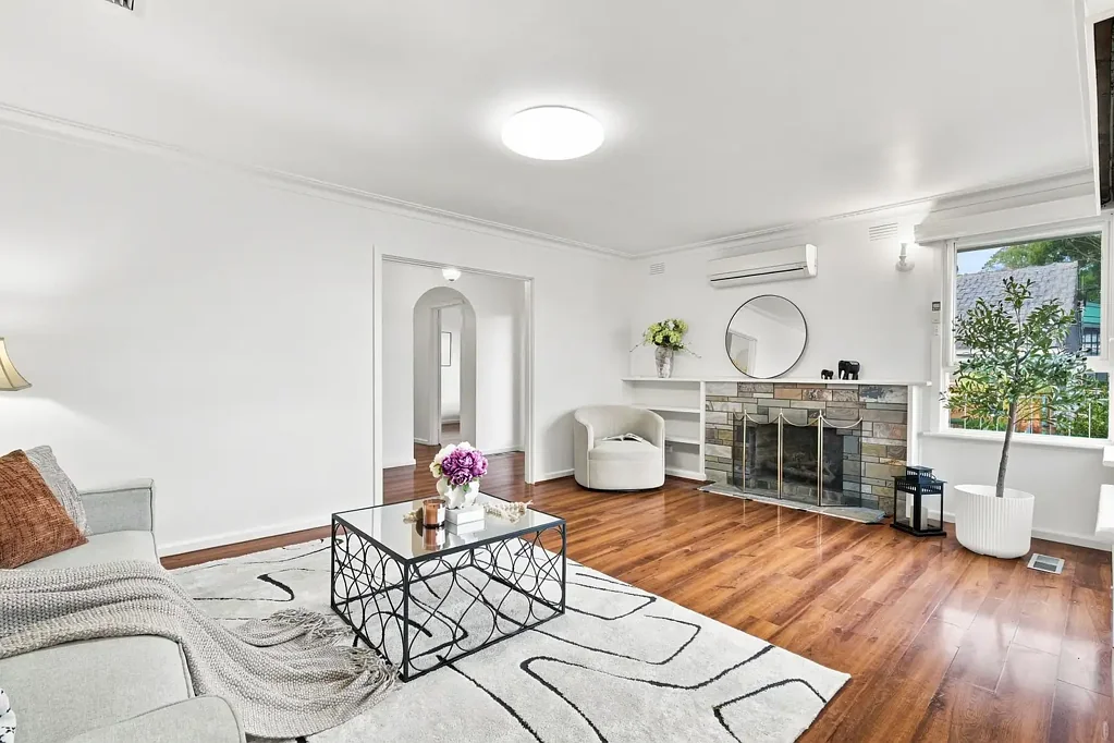 Doncaster East 4ਬੈੱਡਰੂਮ Quiet family living with huge potential