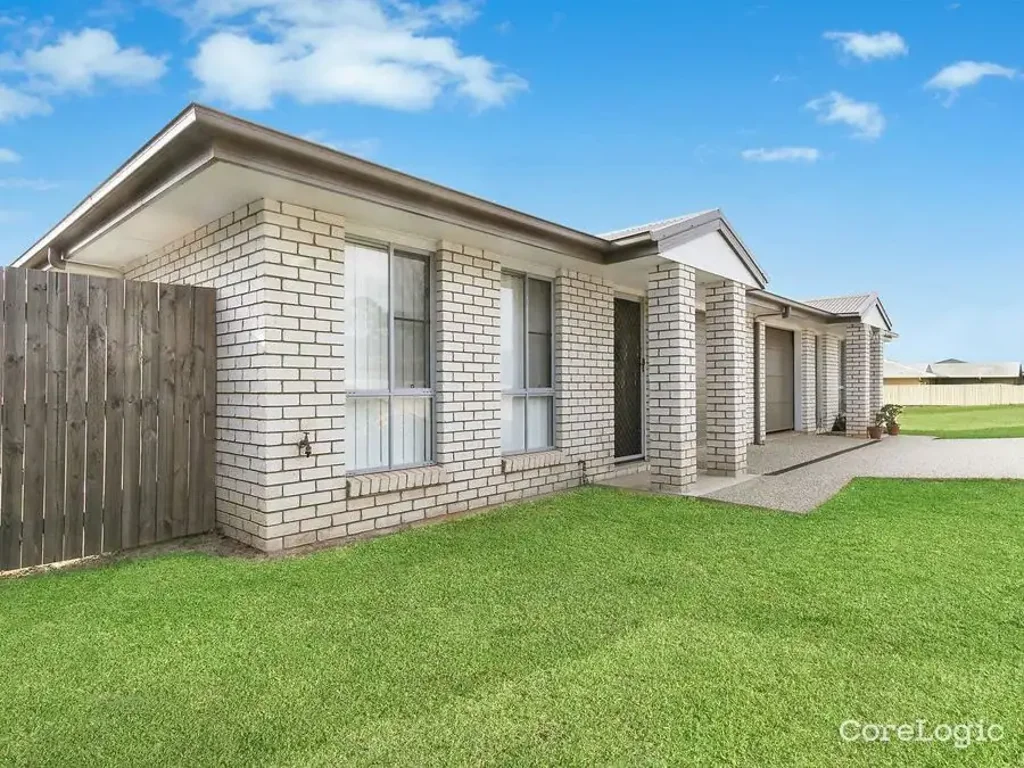 Spacious Half Duplex in Glenvale