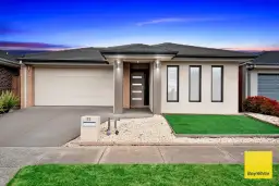 22 Tundra Esplanade, Werribee