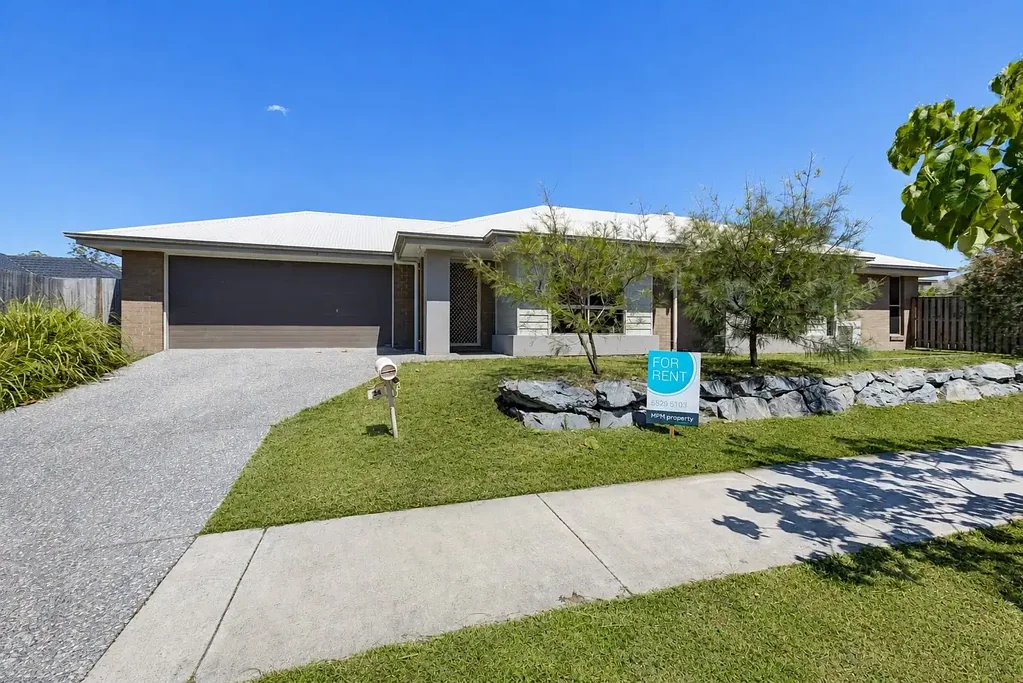 3 Bedroom Family Home With a Study!!!!