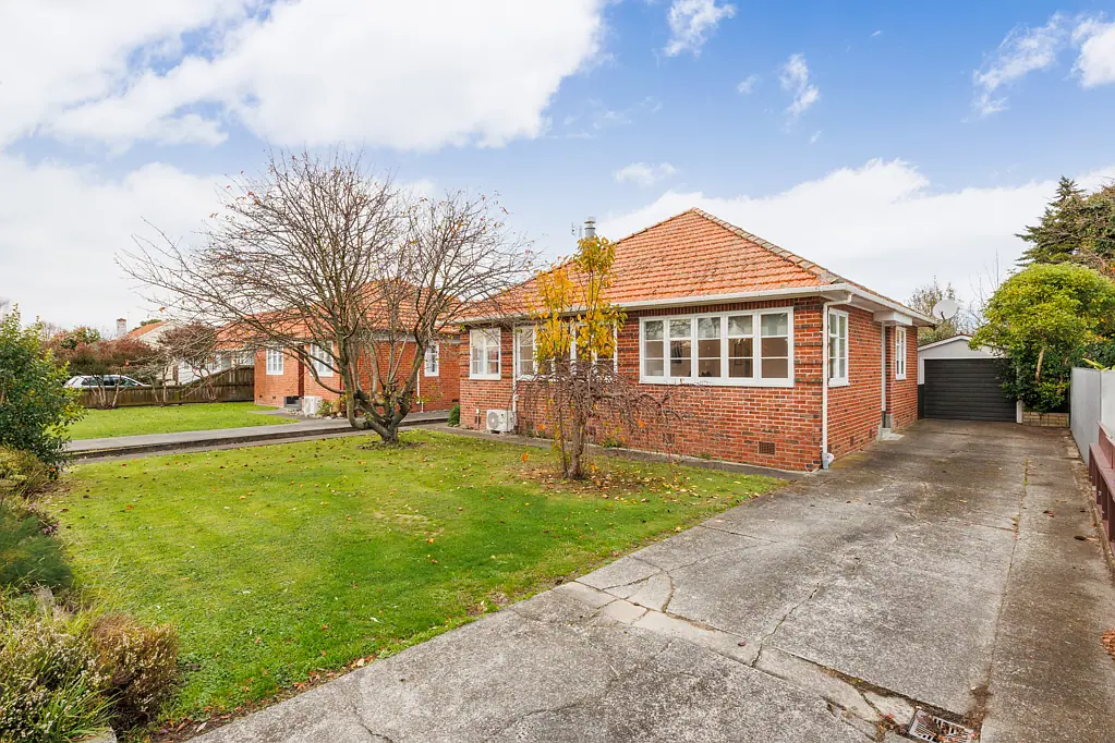 West End 3 Bedroom Renovated and Ready