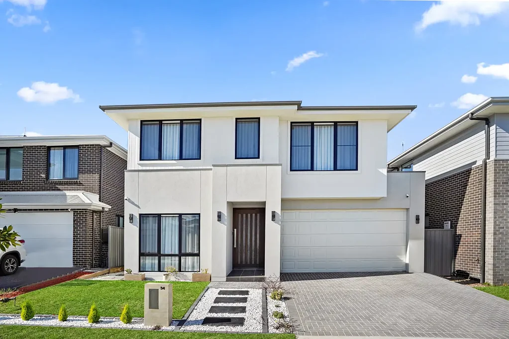 Energy-Efficient Family Home with Solar, Battery & EV Charger | Spacious 5-Bedroom Living