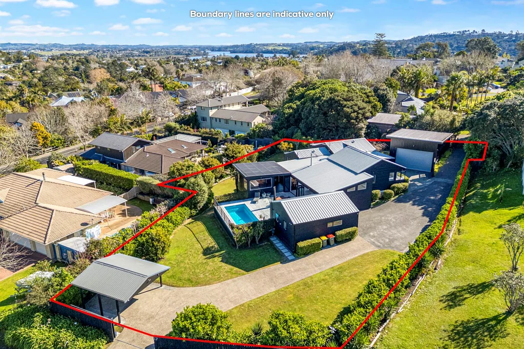 17 Wainoni Heights, Greenhithe, North Shore City, Auckland