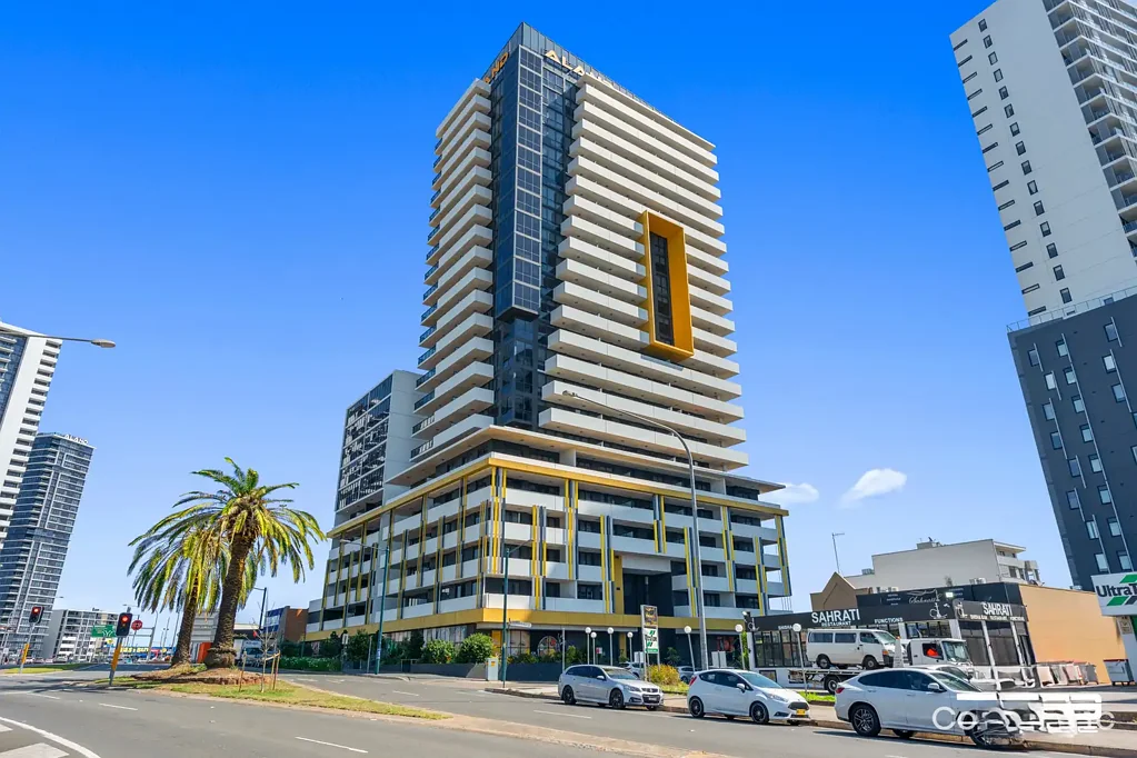 MODERN TWO BEDROOM UNIT IN THE HEART OF LIVERPOOL !