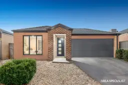 296 Casey Fields Boulevard, Cranbourne East