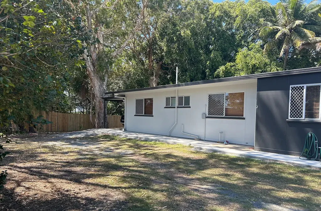 VERY SPACIOUS DUPLEX WITH BEACH SIDE TRANQUILITY AT AN AFFORDABLE PRICE!