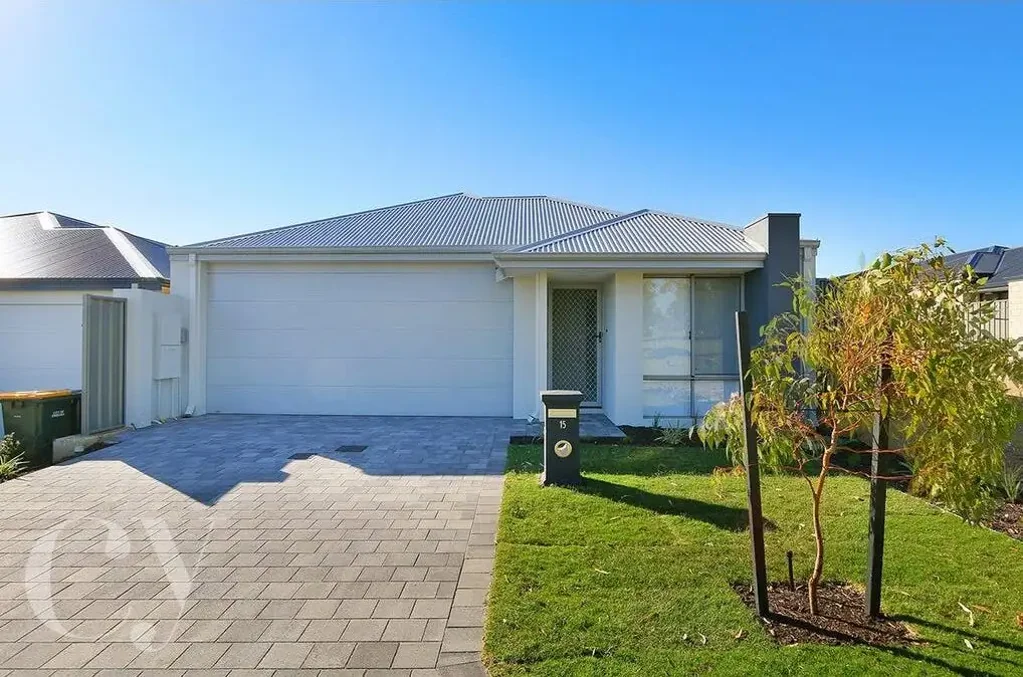 Modern Family Living in a Well-Connected Location