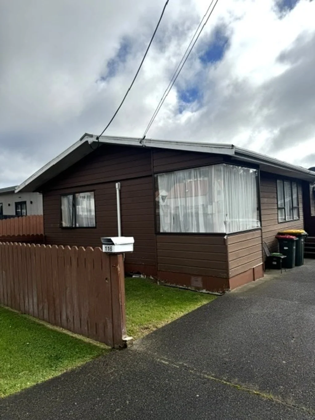 Tidy home in popular street