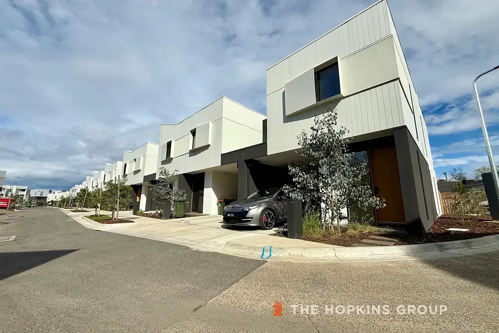 Prestige, Style & Sustainability – Modern Townhouse in Preston Place