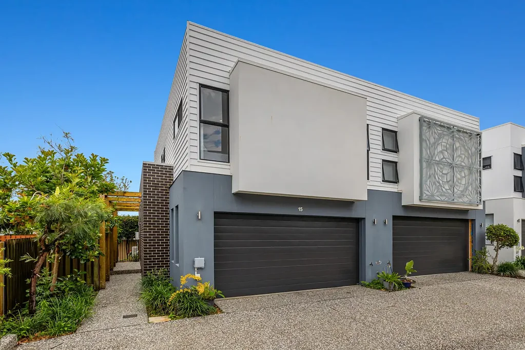 Currumbin Waters 3Zimmer Modern, Stylish & Spacious Living in a Peaceful Boutique Setting