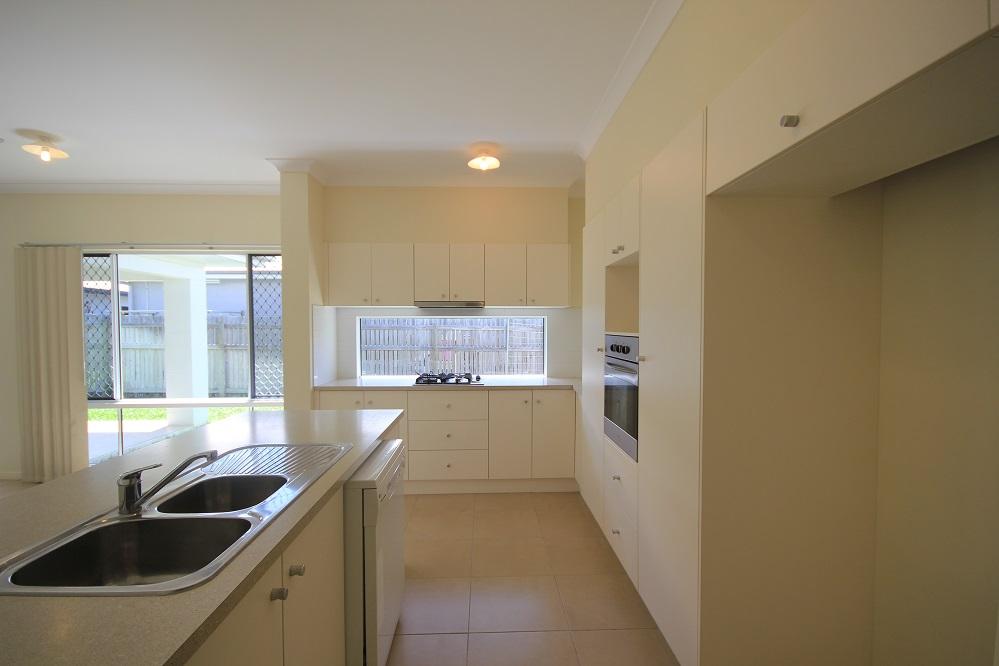 10 YARRA CR, KELSO QLD 4815, 0 Bedrooms, 0 Bathrooms, House