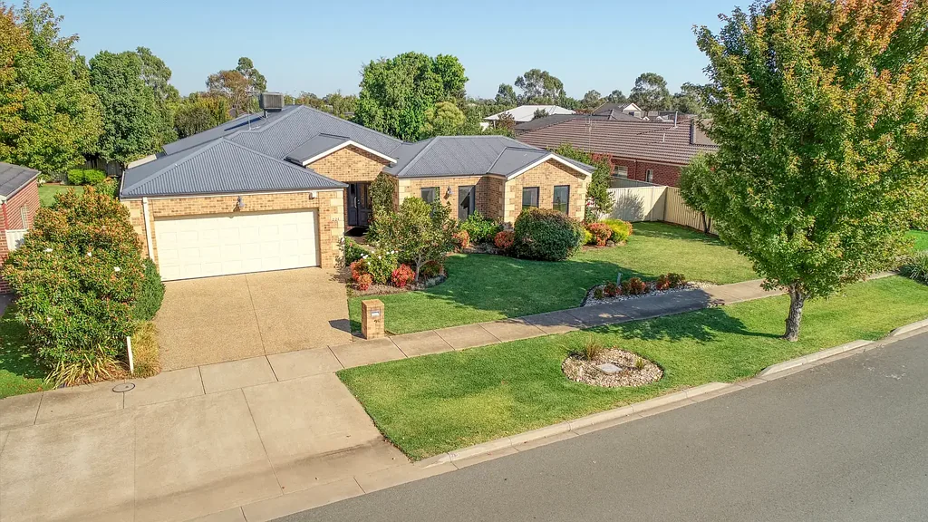 221 Waranga Drive, Kialla, VIC 3631