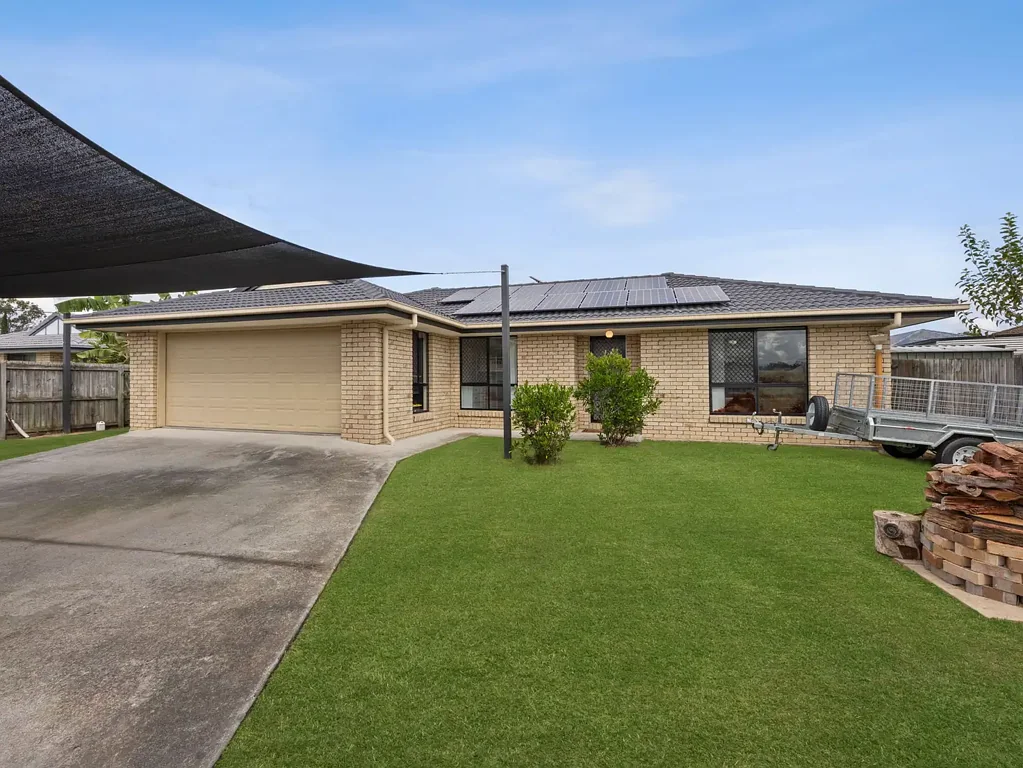 Goodna 4房 宽敞827m²地块 死胡同极致隐私 电动门安全入口 家庭活动空间充裕 邻近学校商圈 Quiet Cul-De-Sac Living