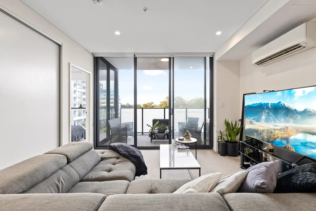 Kirrawee 1chambre Modern South Village Living
