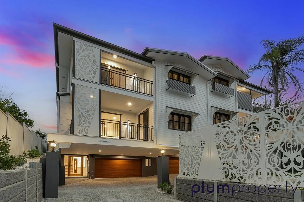 New, contemporary home in prime Taringa position