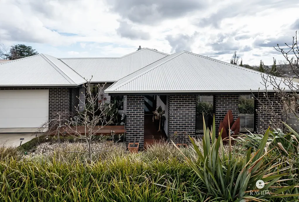 Beechworth 3બેડરૂમ “Watch Beechworth sunsets unfold each evening from your private deck.”