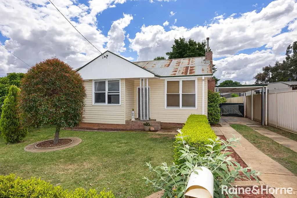 11 Scherger Place, Mount Austin, NSW 2650