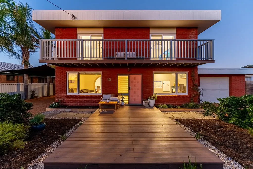 Sunset Beach 4 Bedroom Bursting with sublime extras!