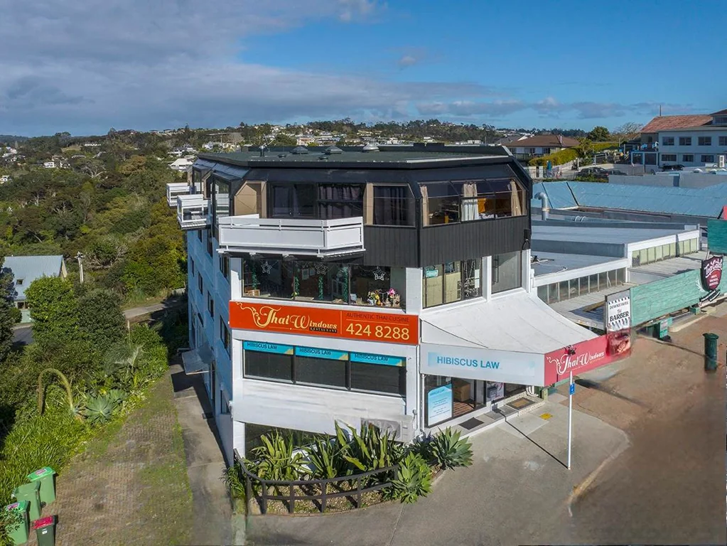 Whangaparaoa BARGAIN OPPORTUNITY 120M² STUNNING VIEWS