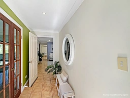 2 Emily Crescent, Macleay Island