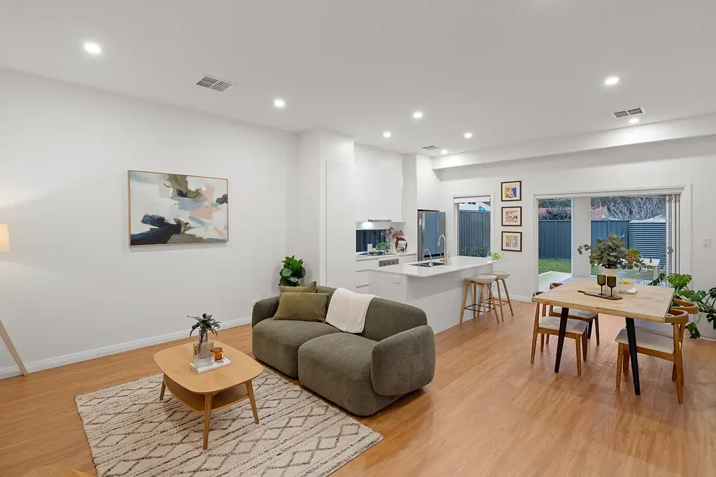Magill 4房  Sophisticated Foothills Living: A Modern Masterpiece in Coveted Magill