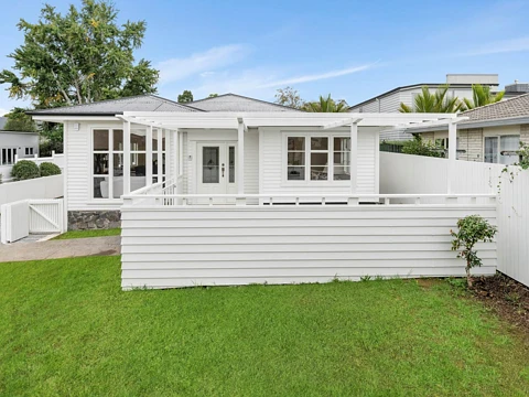 16 Tawera Road, Greenlane, Auckland City