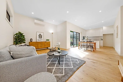 Scoresby 3房 宽敞的布局和优质的装修。 Spacious layout and quality finishes.