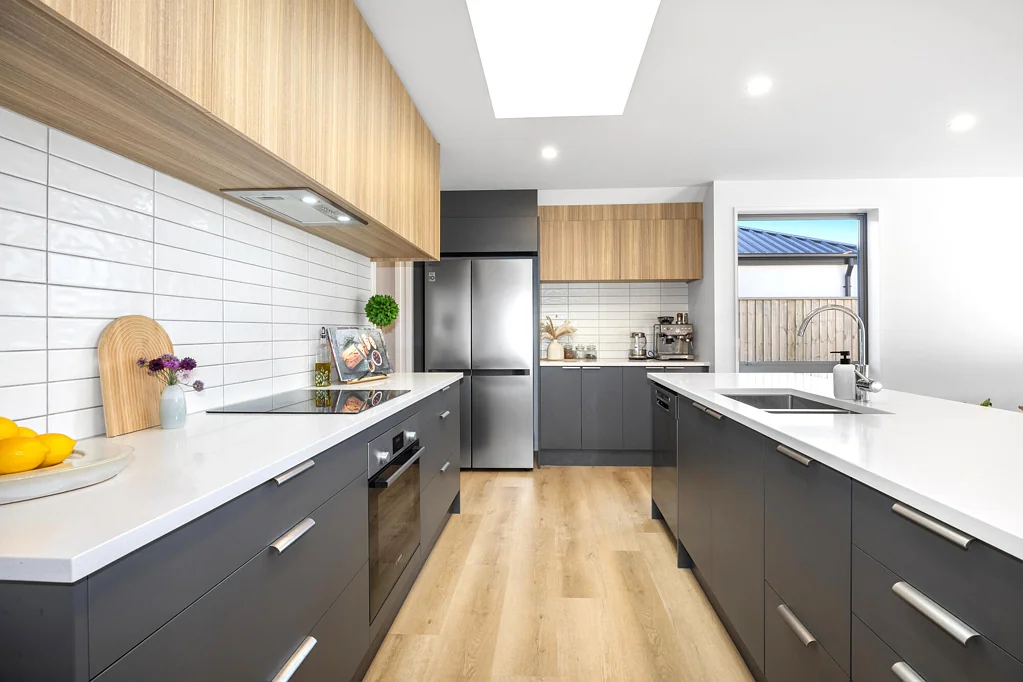 Halswell 4房  Not a 'Drive-by' !!!!    Sun Soaked Family Haven with Flexible Living