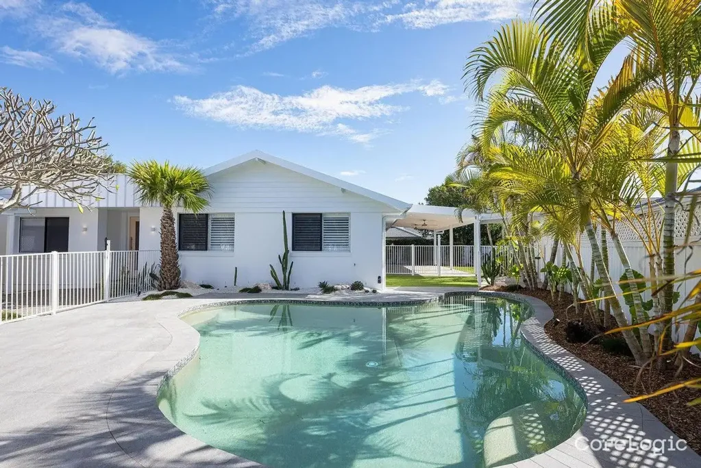 Family Oasis in Palm Beach!