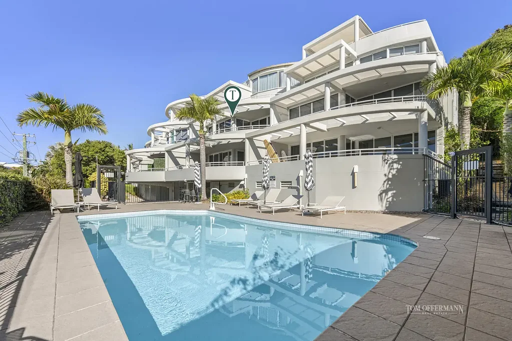 Sunshine Beach 2房  Coral Sea Views. Walking Distance to Everything. You Know What to Do.