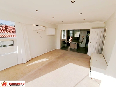This is a classic lovely 4 bedrooms 3 bathrooms and 3 living rooms family home