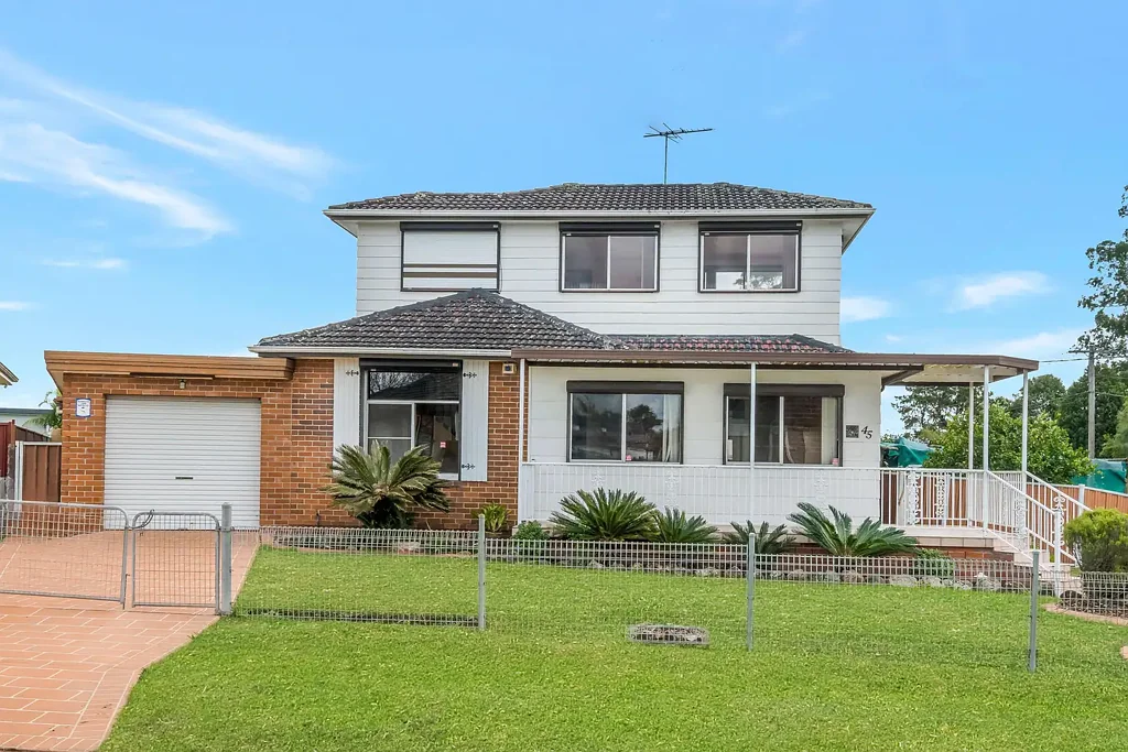 Stunning 3 Bedroom Family Home with Outdoor Studio