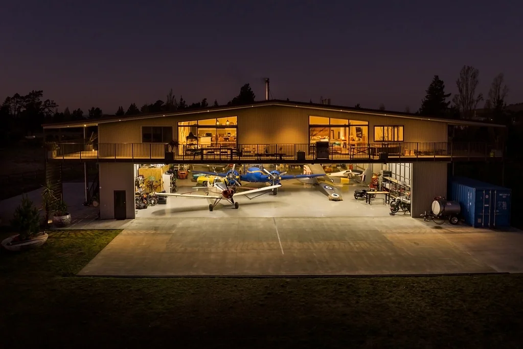 Omaka 2房  Runway on your doorstep