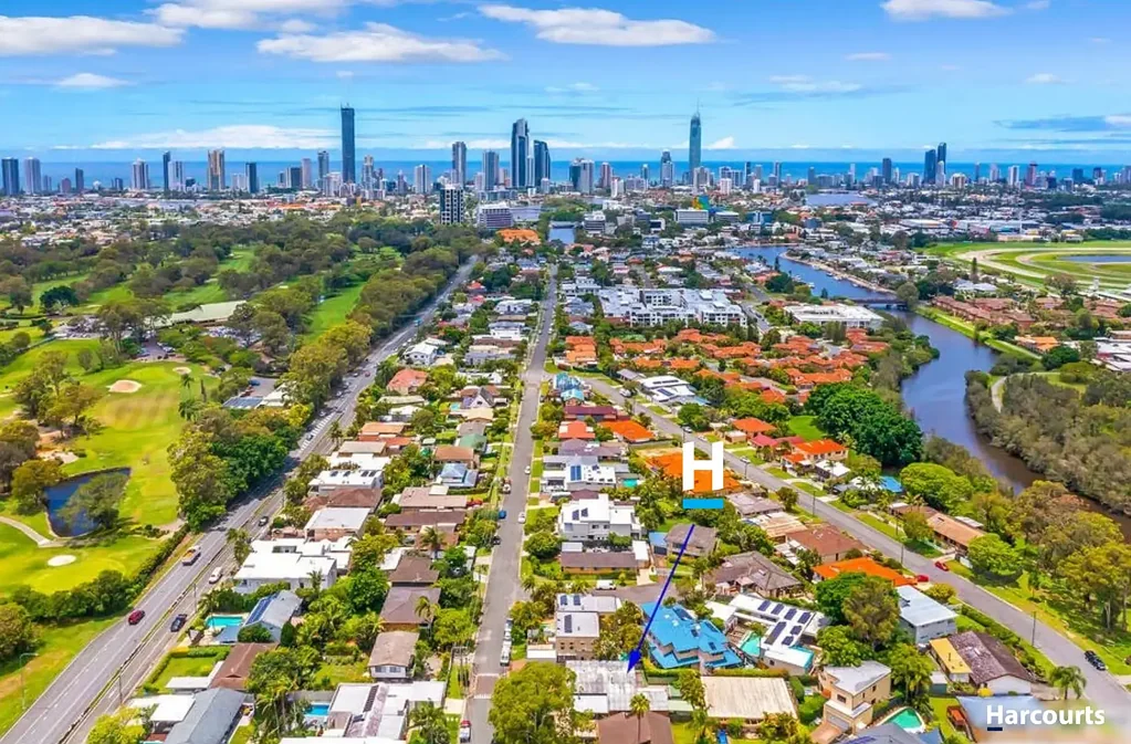 Bundall 4બેડરૂમ Bundall Blank Canvas - Renovate or Rebuild in Prime Location!