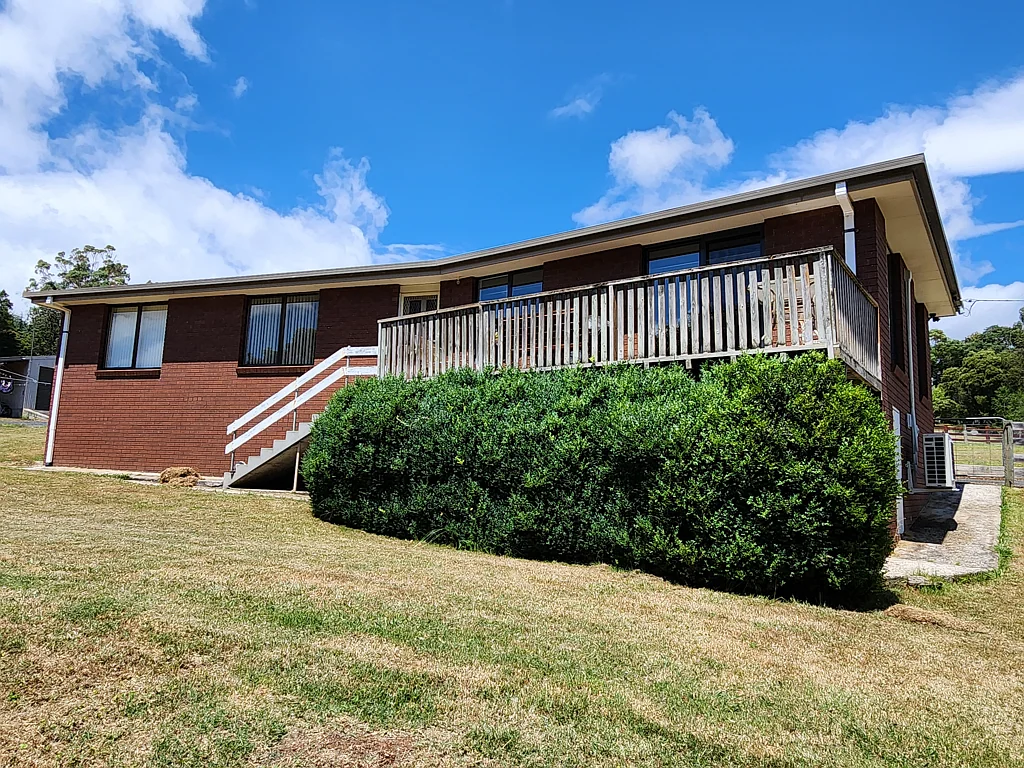 Gawler 3Zimmer Your Own Slice of Tassie - 2.6 Acres, a Solid Home & a BIG Shed - Private Sale in Gawler