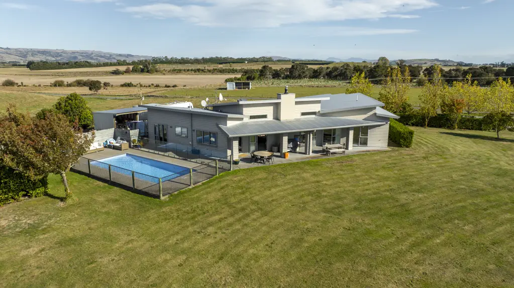 Carterton Central Wairarapa lifestyle with river access