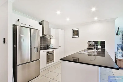 厨房 - 1 Reserve Drive, Flagstone, QLD 4280