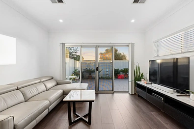8 Lodge Street, Mitchell Park, SA 5043, 3 slaapkamers, 2 badkamers, House
