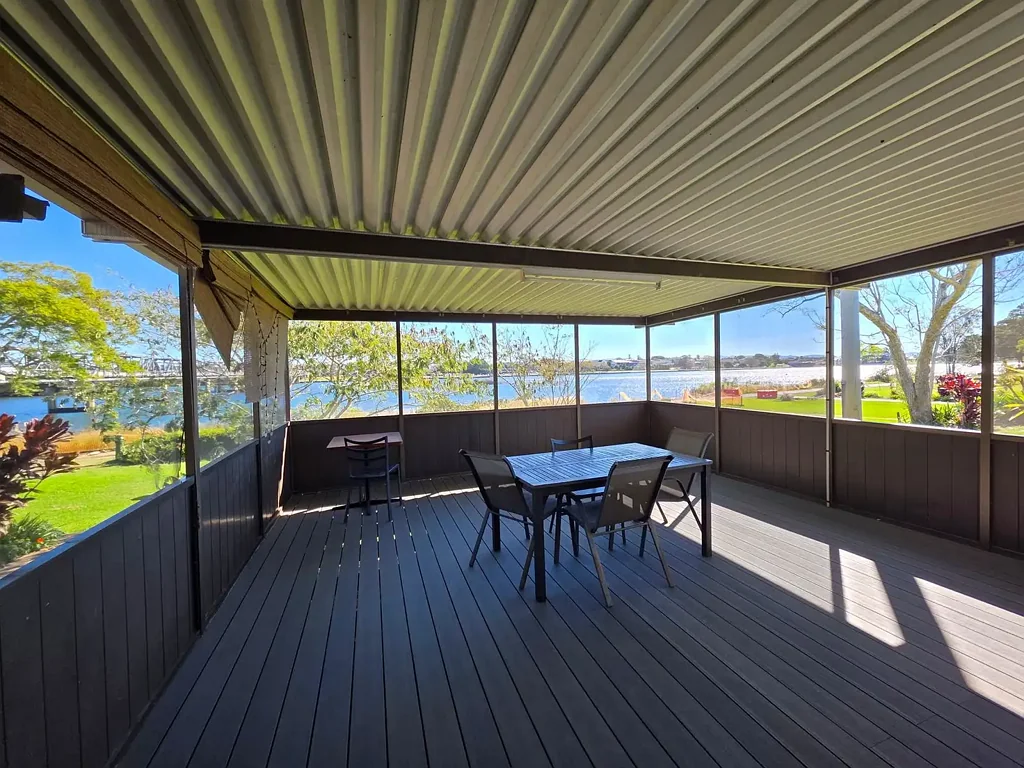 Spacious Riverside Living Close to the CBD