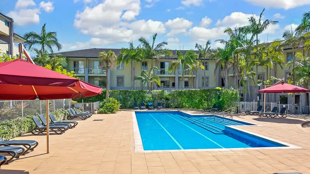 Spacious Ground Floor Apartment - Comfort & Convenience