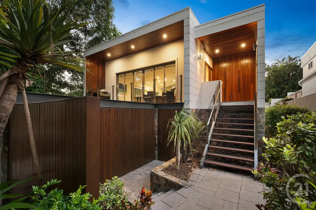 Sunshine Beach 6 Bedroom Spacious and Modern Dual-Living with Holiday Let Approval
