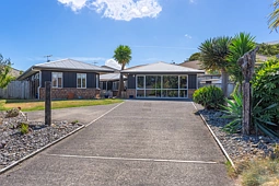 17 Ashleigh Way, Waikanae Beach