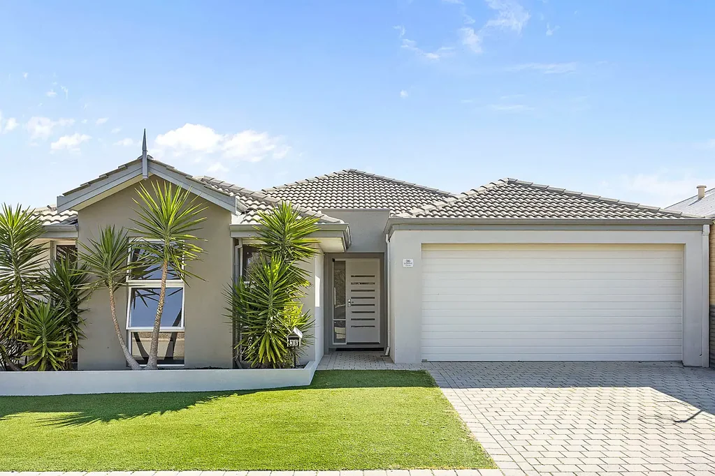 Alkimos 4ห้องนอน "Opposite Bristlebird Park - Walk to the Beach!"