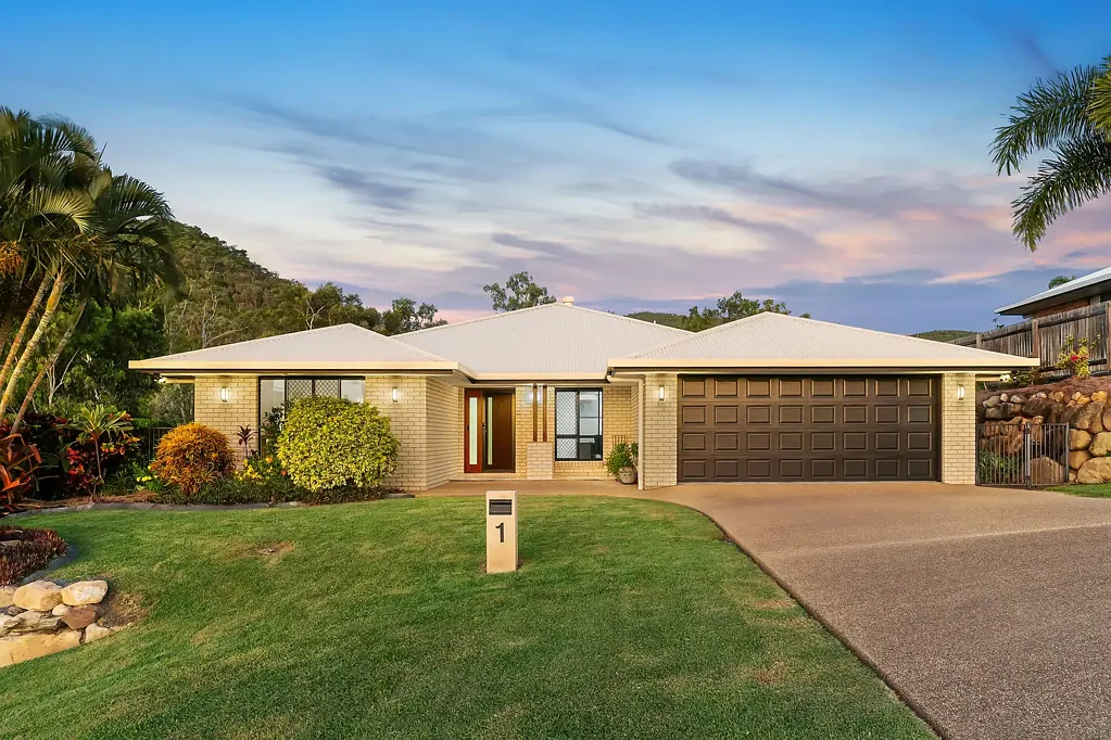 1 Skyline Drive, Norman Gardens, QLD 4701