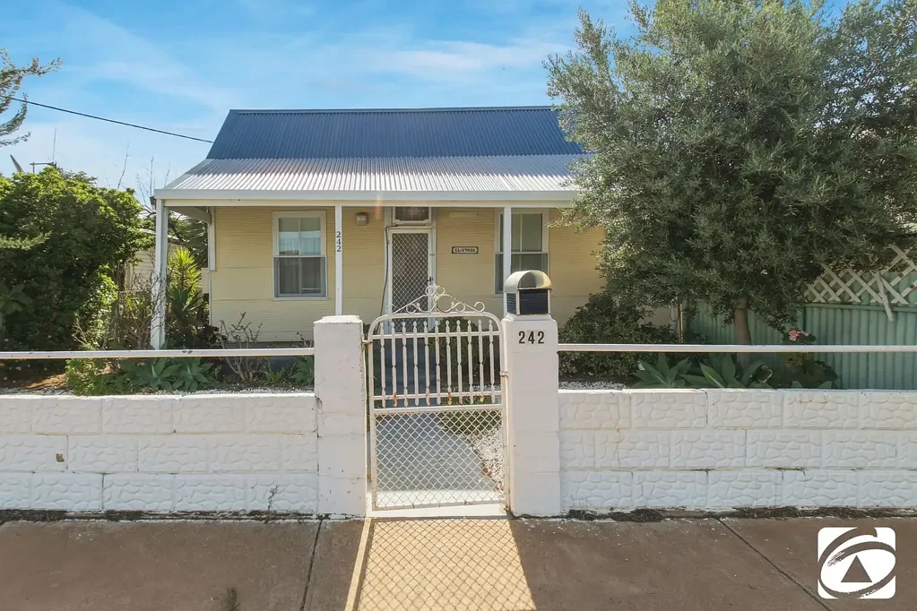 242 Mercury Street, Broken Hill, NSW 2880