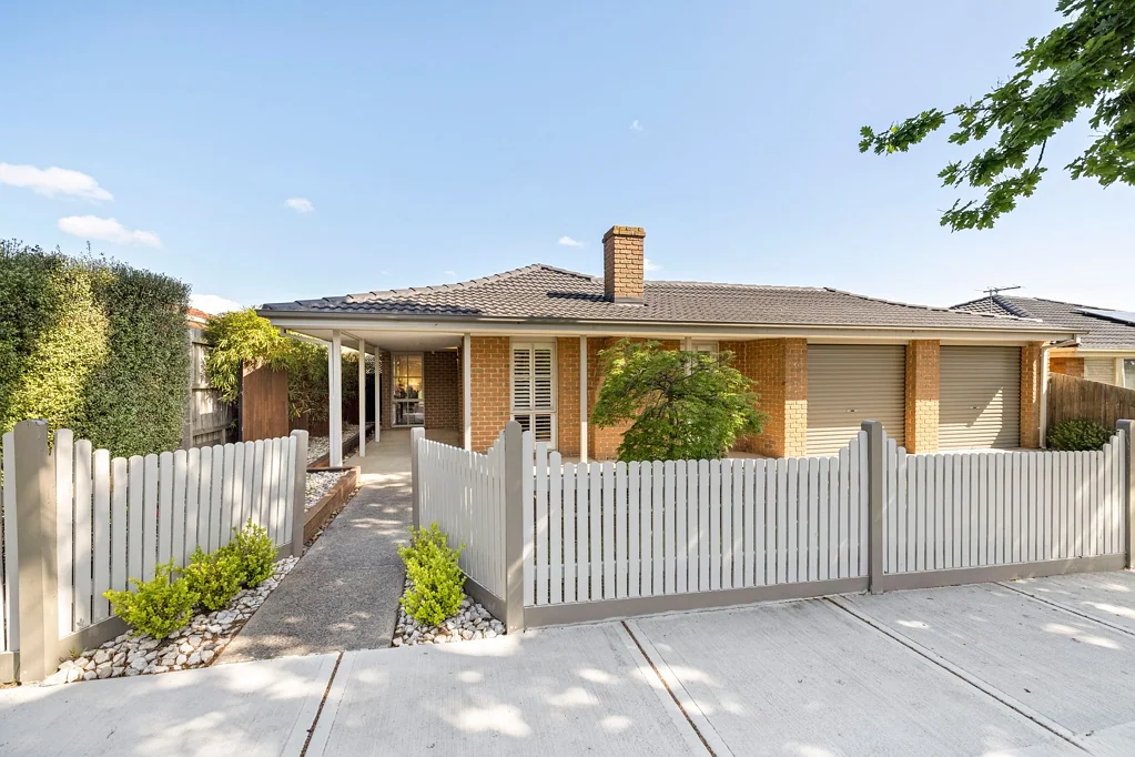 21 Hedgeley Drive, Berwick, VIC 3806