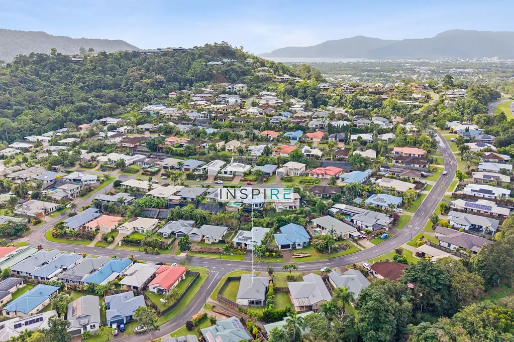 Brinsmead 3Moenga Low-Maintenance Corner Living in Sought-After Parkridge